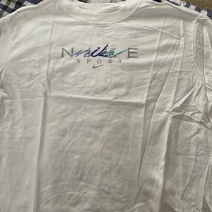 Nike womens shirt Medium